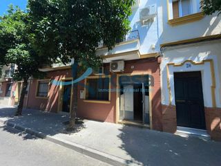 Local Comercial a Barrio León. Venta de local en planta baja en triana  sevillña