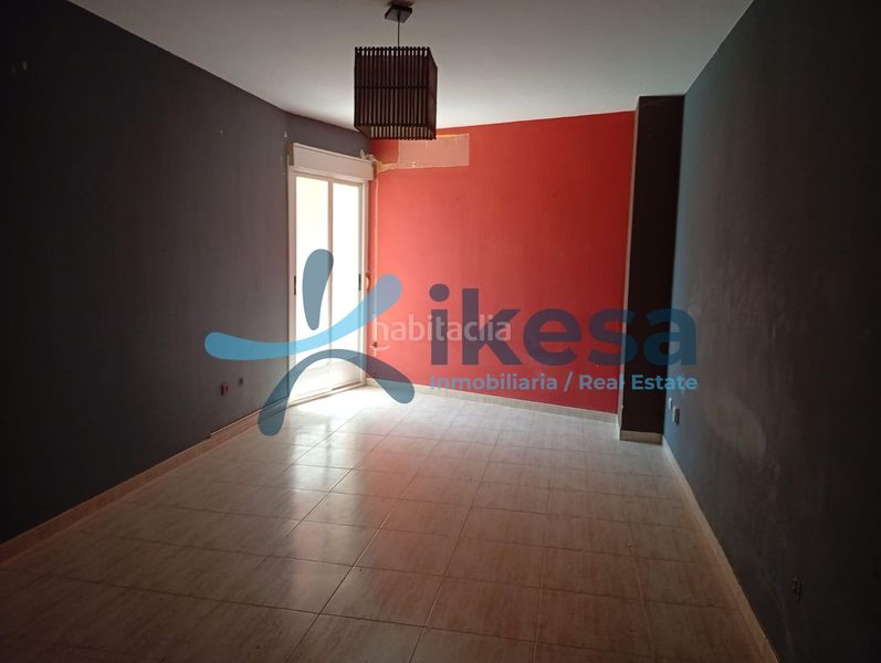 Foto 7aa840bd-c007-4279-a189-545cd321a1ac. Pis amb aparcament a Adra