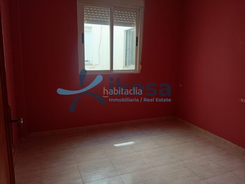 Foto 56b0bbfe-f0b2-4978-b333-3d1d304497c3. Pis a Adra