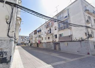 Pis a Barrio Alto. Adosado en san juan de aznalfarache, sevilla. activo inmobiliari