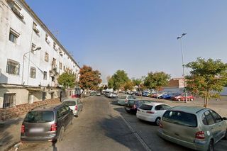 Piso en Torreblanca. Piso en sevilla. activo inmobiliario sin posesión, no se puede v