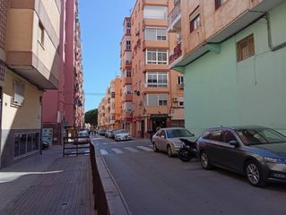 Apartament a Los Ángeles - Cruz de Caravaca. Amplio apartamento en almería