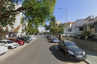 Casa a schiera in Juan XXIII - Rochelambert. Adosado en sevilla. activo inmobiliario sin posesión, no se pued