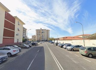 Pis a Parque Alcosa. Piso en sevilla. activo inmobiliario sin posesión, no se puede v