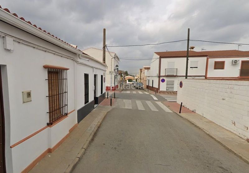Foto 9a16e03e-b1a2-4f31-8eee-12e1d30a9b47. Casa adossada a Pilas