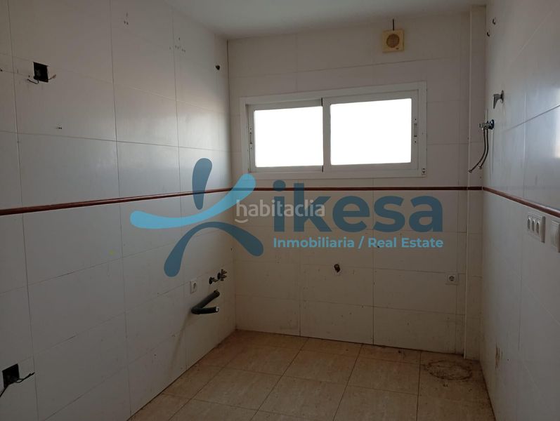 Foto 1a40152f-ae62-42f4-b8e2-acd59ae9d107. Pis amb aparcament a Fines
