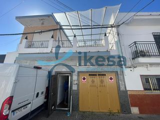 Casa a schiera in Torreblanca. Venta de casa adosada en torreblanca  sevilla