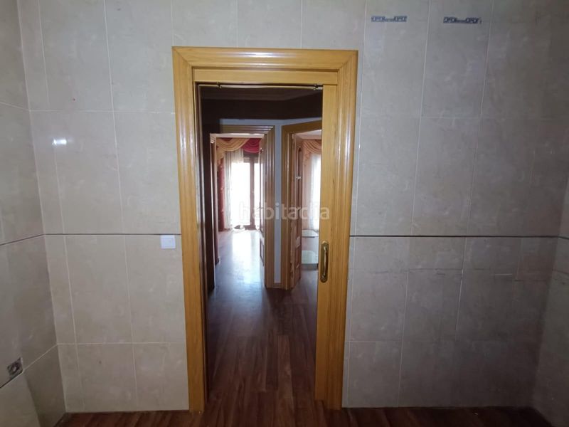 Foto 172aa4f2-7716-4028-b8d7-3fe0f794a7f6. Pis amb aparcament a Guadix
