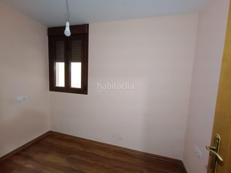Foto a360597a-fec6-454c-939e-e6937a6ce752. Pis amb aparcament a Guadix