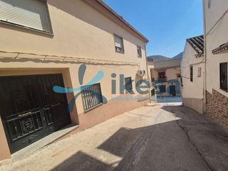 Apartament a Colomera. Venta de piso en calle colomera granada