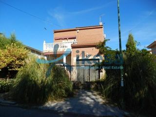 Haus in Calypo Fado. Venta de casa sin posesión en la localidad de casarrubios del mo