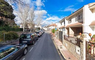 Maison jumelée à Alpedrete. Adosado en alpedrete en cesión de remate