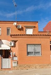 Doppelhaus in Cabañas de la Sagra. Se vende pareado en cabañas de la sagra. cesión de remate, no vi