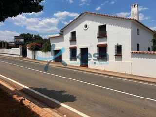 Casa adossada a Higuera de la Sierra. Venta de casa adosada en higuera de la sierra, huelva. venta en