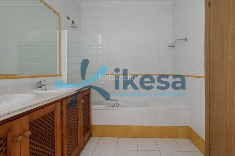 Foto 0c734f38-7ff5-4874-a9d7-dda188acd896. Dúplex amb piscina a Nueva Andalucía centro Marbella