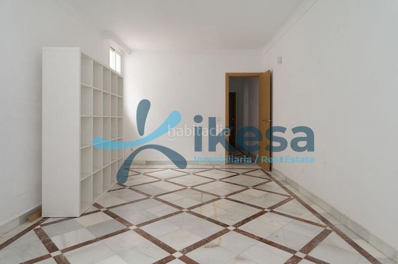 Foto 388f8cdd-0984-4889-a7bf-f3d4b18e256c. Dúplex amb piscina a Nueva Andalucía centro Marbella