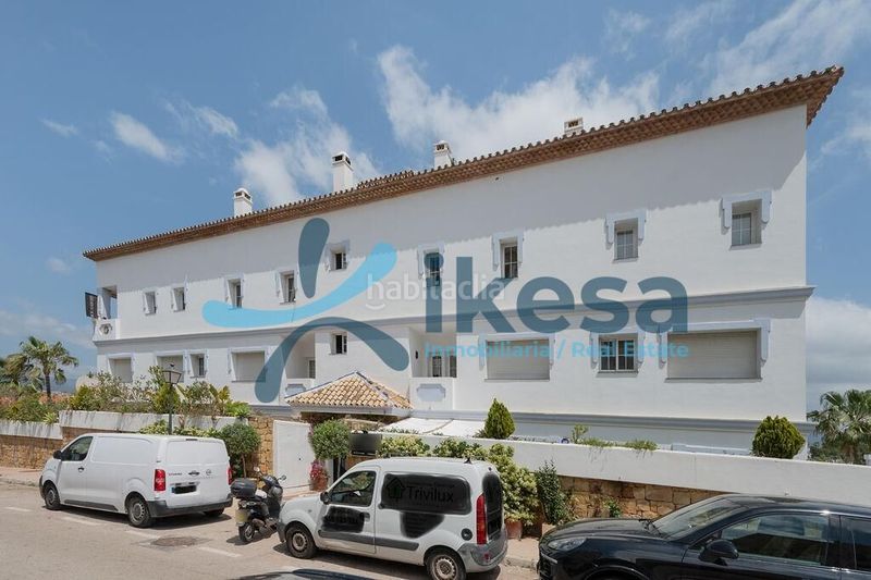 Foto 50bb4aa5-9d5e-42dc-be74-aad1d40692d0. Dúplex amb piscina a Nueva Andalucía centro Marbella