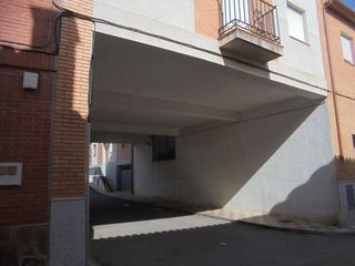 Autoparkplatz in Yébenes (Los). Se vende plaza de garaje y trastero. sin posesión, no visitable.