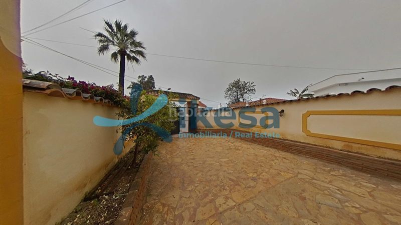 Foto 775b5e88-bbb3-4519-bc32-734276728538. Casa adossada a Costabella Marbella