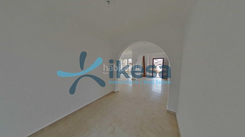 Foto f3101856-7e28-450e-b4e9-dcc5c8cb6e0e. Casa adossada a Costabella Marbella