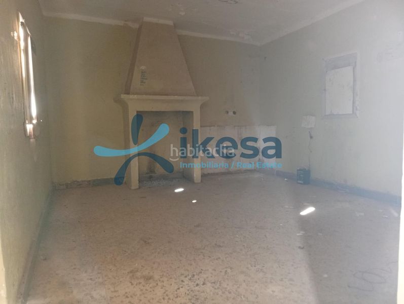 Foto a1ab9864-3f99-417f-8345-693d49c0f2f6. Casa adossada a Macael