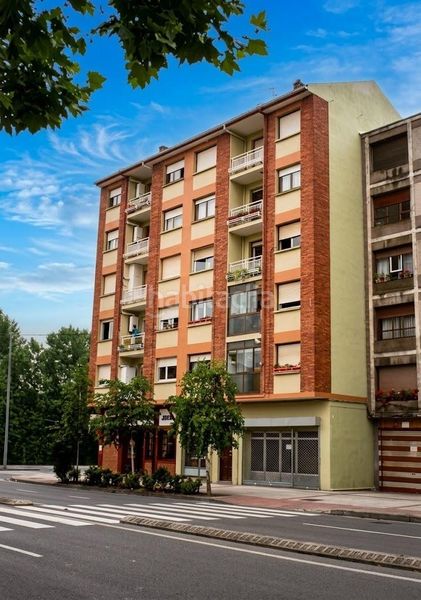 Foto db4f0974-0337-4374-a540-ac71a3234a0c. Flat with heating in Llodio