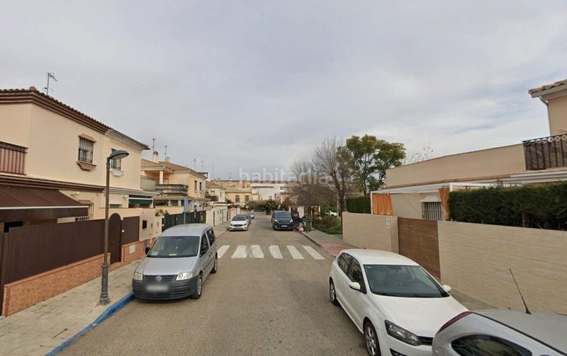 Foto 0345a8a9-7d1d-4297-839c-db3f175e148f. Casa pareada vivienda , sevilla. activo inmobiliario sin posesión, no se puede visitar en Gelves