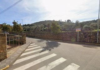 Maison jumelée à Calle fuente la orden 32. Vivienda a reformar en alcuéscar cáceres