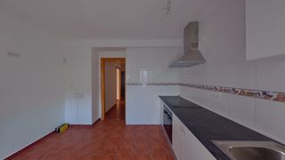 Piso en Cartuja. Venta de piso sin posesi�n en granada