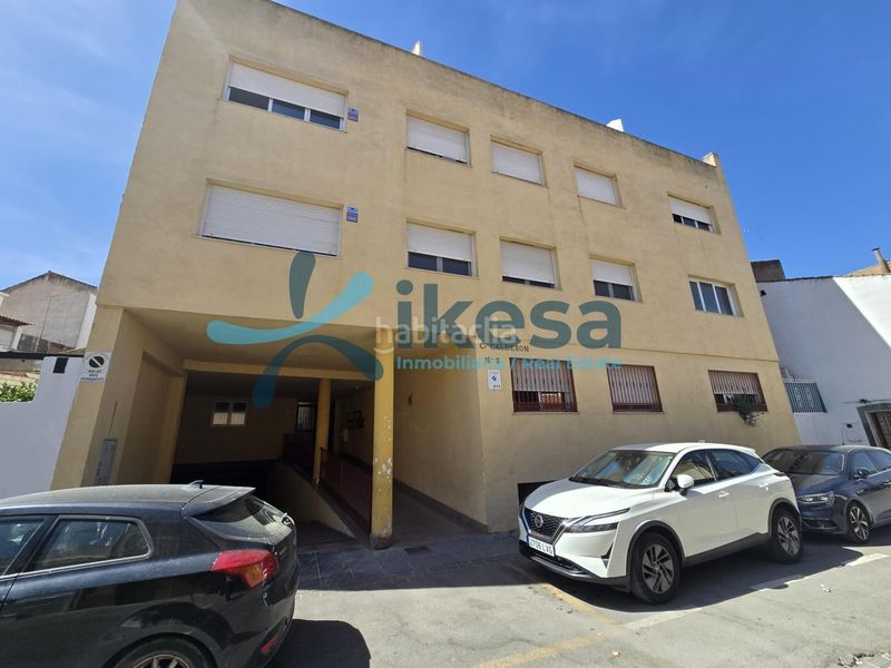 Foto 604b2d29-4093-4671-8eb9-5ace34ca7ed5. Aparcament cotxe a Santa Fe