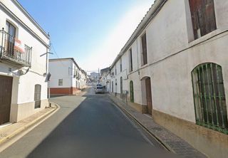 Casa adossada a Almadén de la Plata. Vivienda unifamiliar en almaden de la plata, sevilla. activo inm