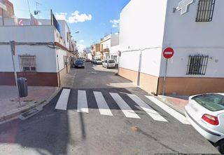 Casa adossada a La Plata