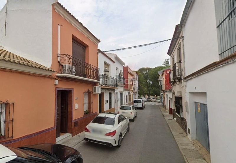 Foto a7786c9d-1579-4d4d-9f0a-769d7262af4a. Casa adossada a Pilas