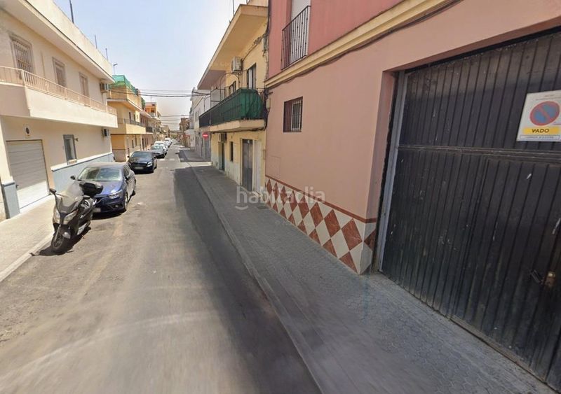 Foto f75bf80a-ad8c-4ef3-938e-3805f55d79be. Casa adossada a Palmete Sevilla
