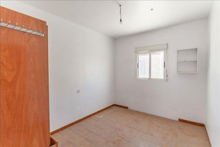 Casa adossada en Calle generalife (sm) 50. Adosado a reformar en venta en el ejido, almer�a,
