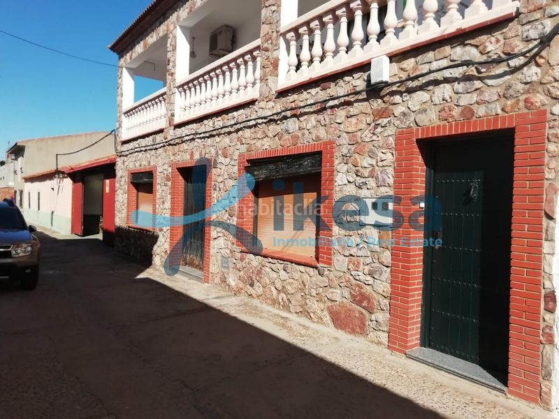 Foto 0478cfac-b568-4238-a25f-5524d1b23b8d. Local comercial a Castilblanco