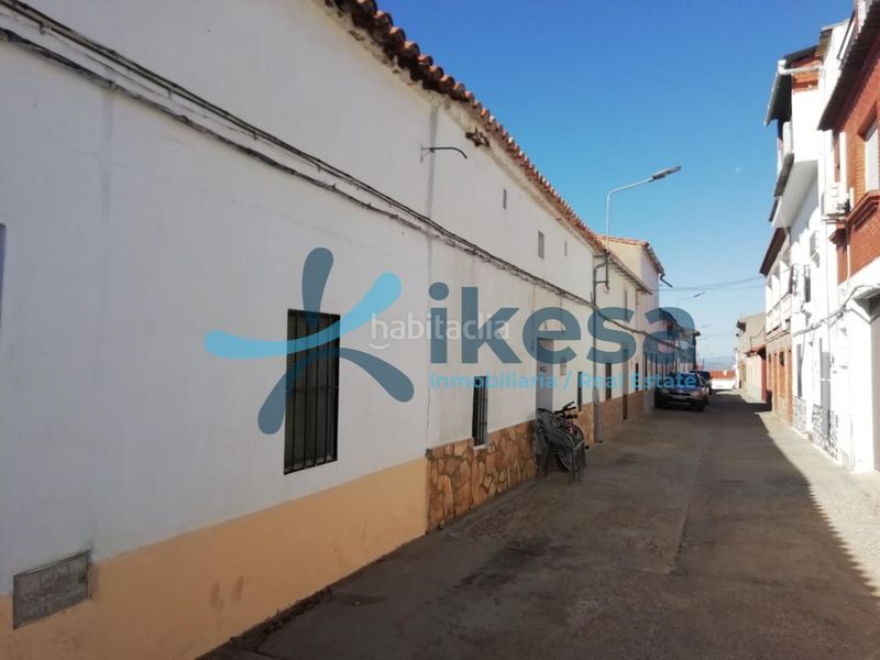 Foto 39244e62-a57f-4978-8d15-db5555587807. Local comercial a Castilblanco