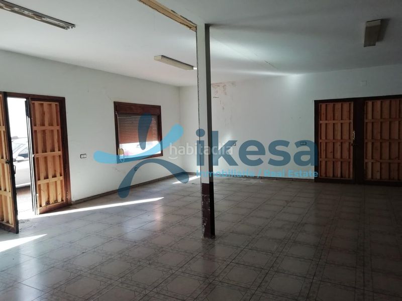 Foto 597060d7-2919-43dd-8b89-8c31778e7511. Local comercial a Castilblanco