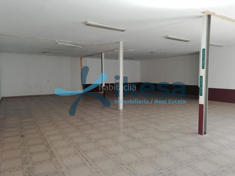 Foto ee004cfa-e6ff-4d7c-b2c9-47fdae9e3e19. Local comercial a Castilblanco