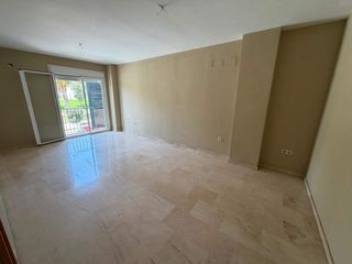 Flat in Lebrija. Venta de piso con garaje y trastero incluidos en lebrija sevilla