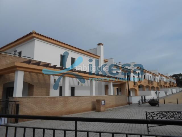 Foto fdbcd4f2-581a-4187-9bdc-669dd275bf2b. Casa adossada amb aparcament a Isla Cristina