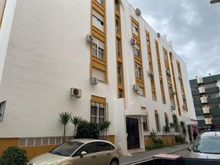 Pis a Crevillet. Piso en venta  plaza jardin