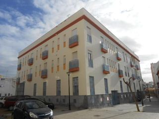 Piso en Isla Cristina. Venta de vivienda en isla cristina, huelva.  activo sin posesión