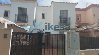 Casa adosada en Burguillos. Venta de casa adosada en burguillos sevilla