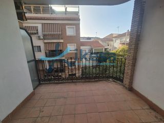 Piso en San Antón. Amplio y moderno piso en el corazón de armilla