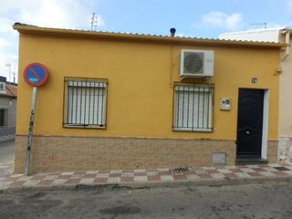 House in Carolina (La). Venta de casa en la carolina, jaén. activo inmobiliario sin pose