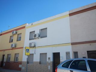 Casa a schiera in Las Pajanosas. Venta casa en guillena  sevilla proceso de puja  venta flash