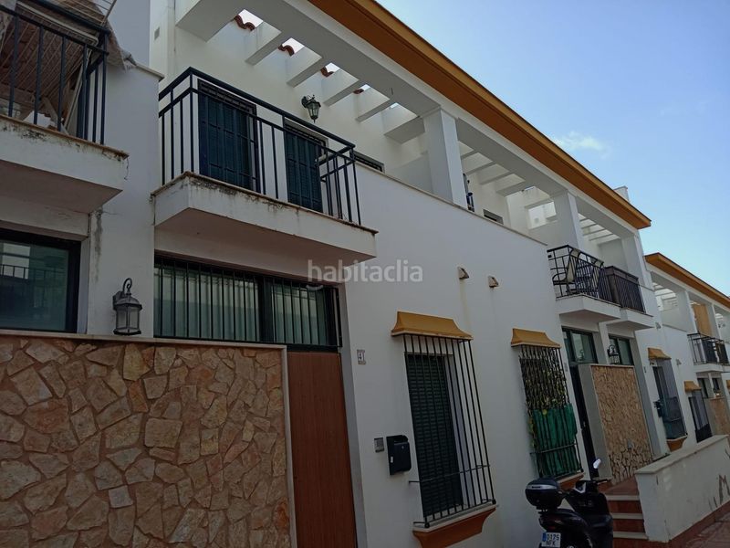 Foto 154f0d7b-5c86-46ae-b87f-f22c1eed9148. Casa adossada amb aparcament a Isla Cristina