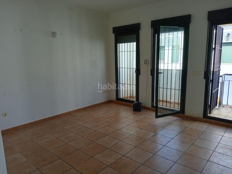 Foto b7ddef59-3e0c-4915-b94f-3bb3ea47f057. Casa adossada amb aparcament a Isla Cristina