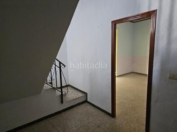 Foto 0f84a414-0a71-4d60-9218-8e610274828b. Casa adossada a Baena